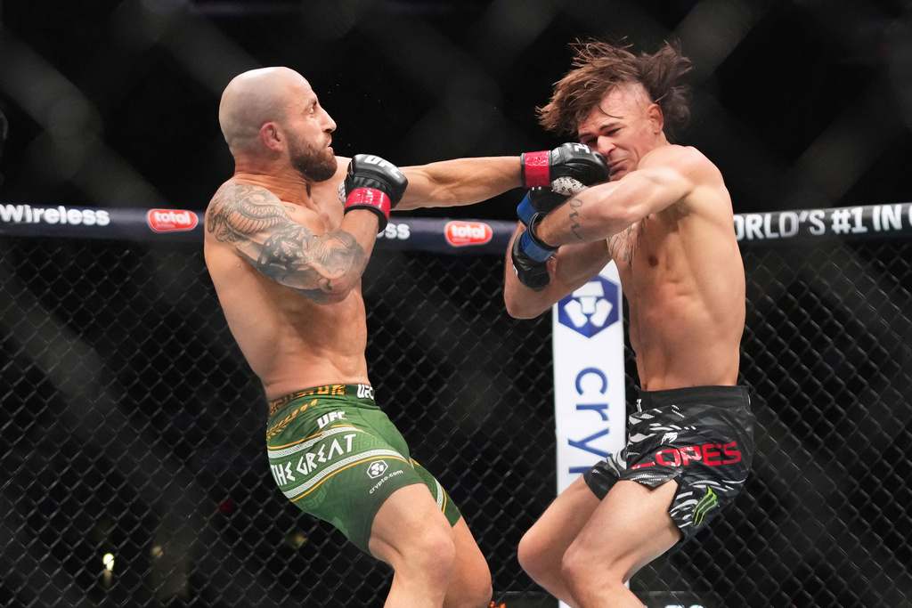 UFC 325 tonight: $300 DraftKings promo code upgraded for Volkanovski vs. Lopes 2