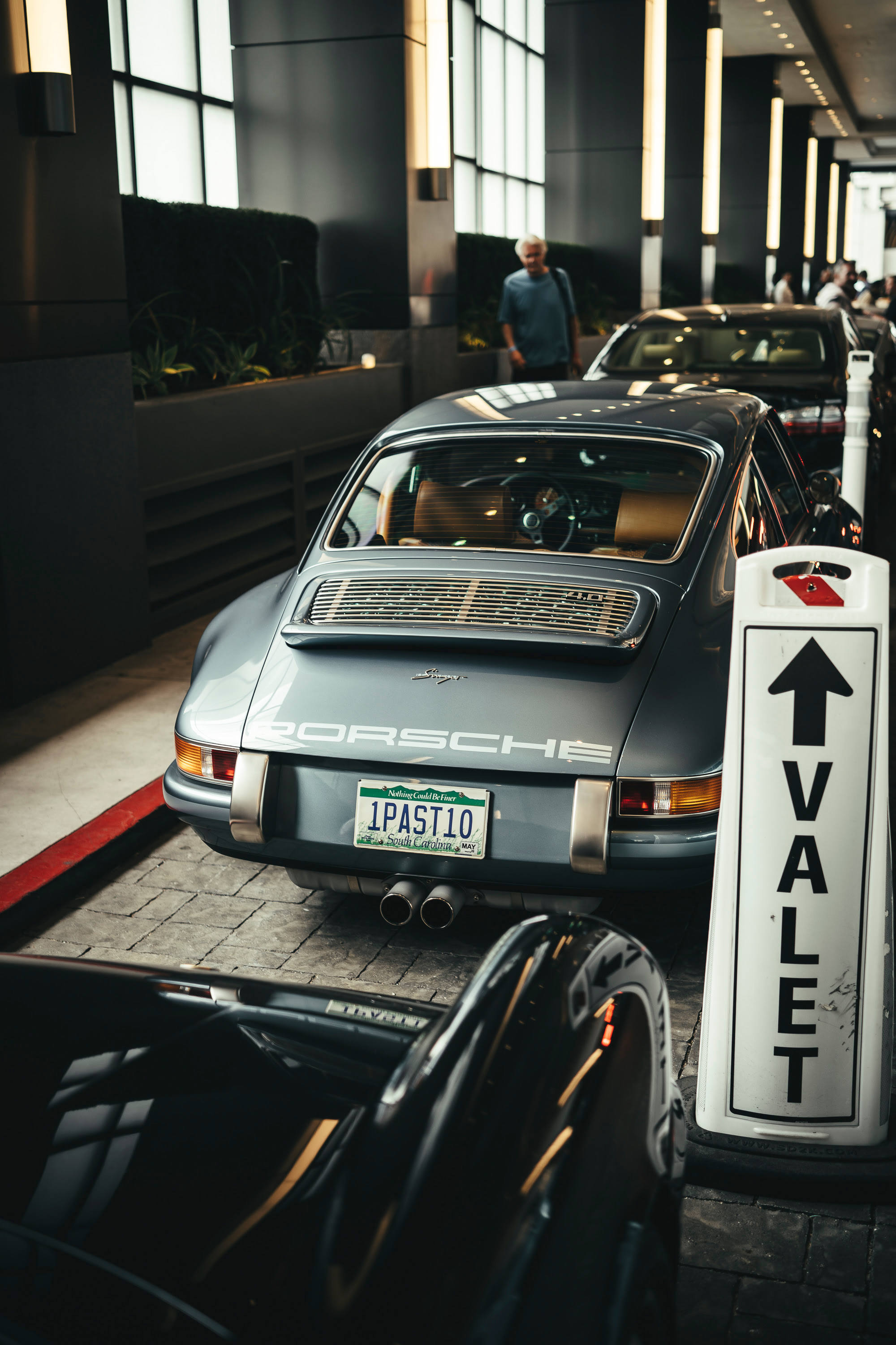 Singer 911 parked outside an LA hotel.