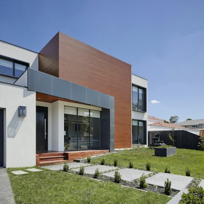 Relaxing Poolside Home in Simi Valley - Photo 2