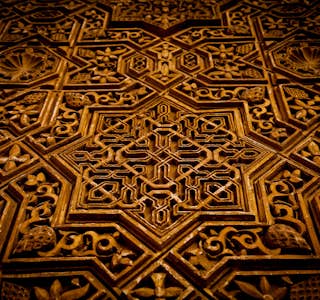 A different perspective of the Alhambra's gallery image