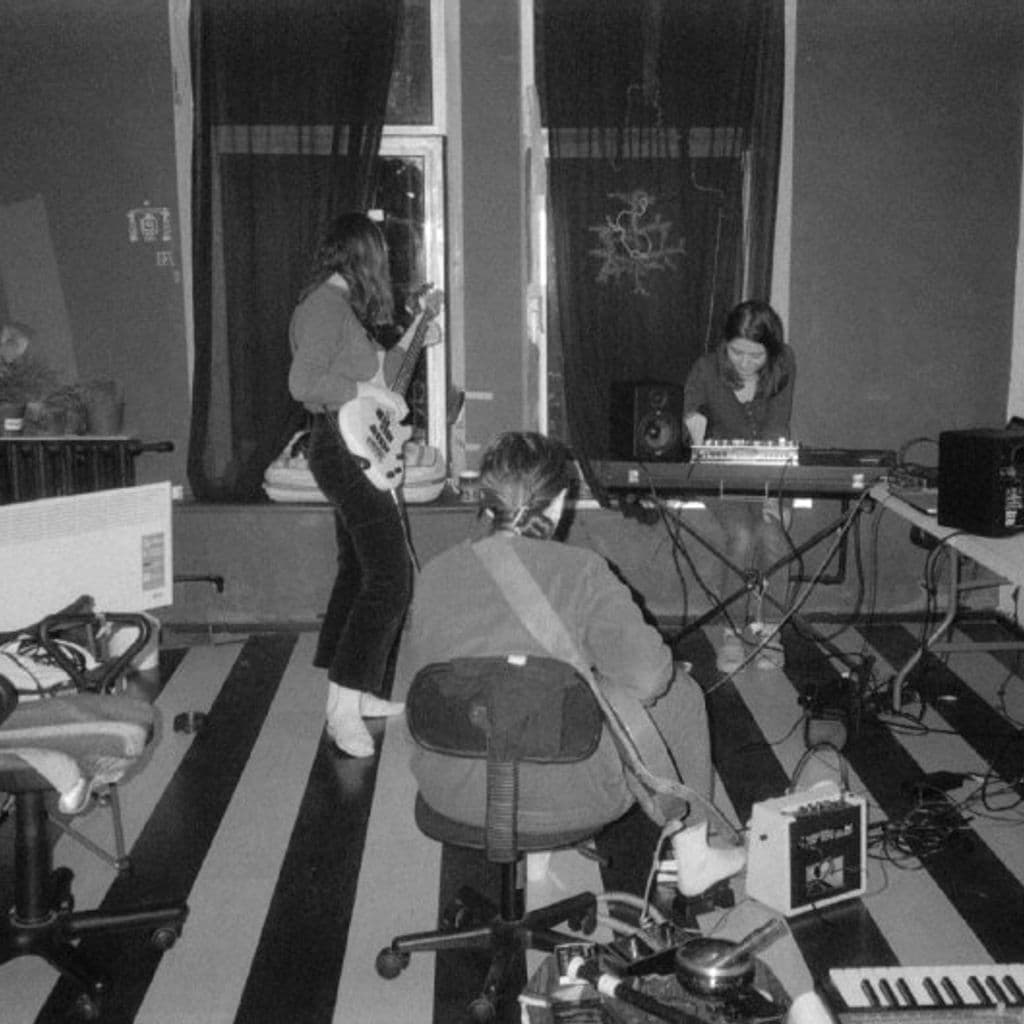 Debora Ipekel with Chillera // 23-05-19