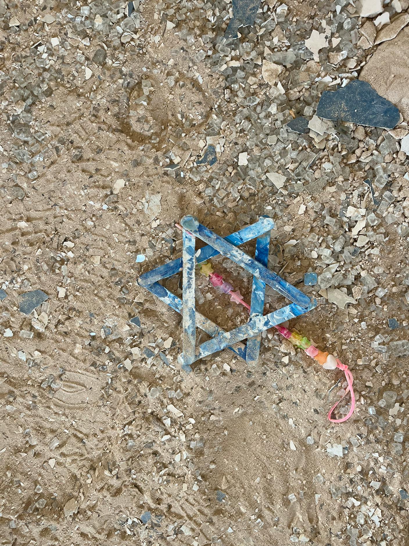 Davidstern in einem zerstörten Kinderzimmer, Ramat Aviv, 23. Juni 2025