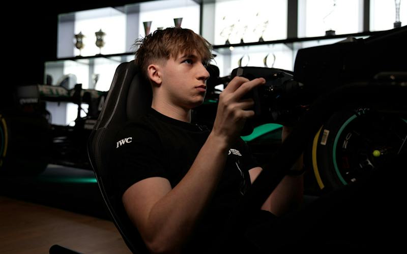 Watch: How to Tackle a Hot Lap of Albert Park