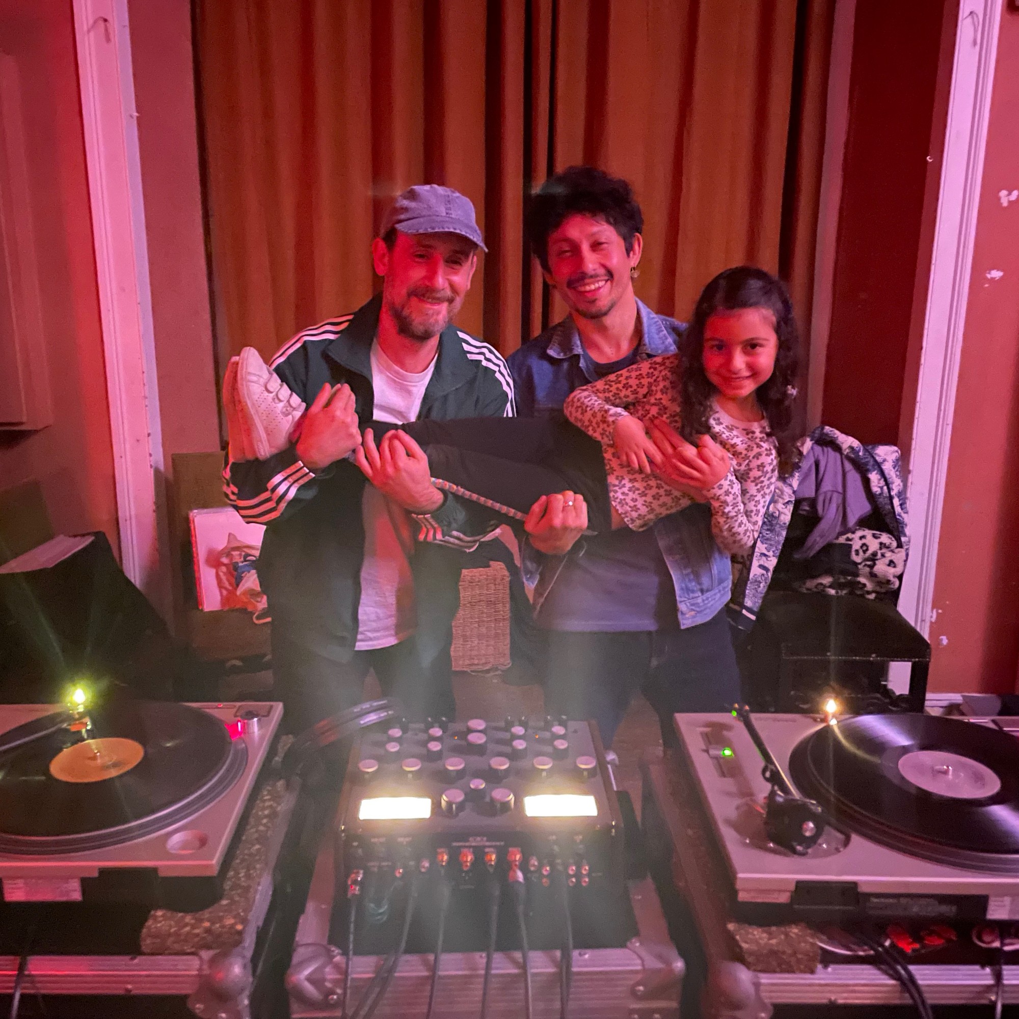 Irazema H. Vera w/ Silvio Yana & Louis Hot Mule