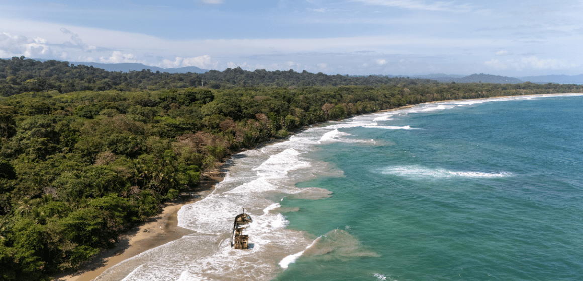 Website-Blog-Image---Puerto-Viejo-shipwreck-Costa-Rica.png