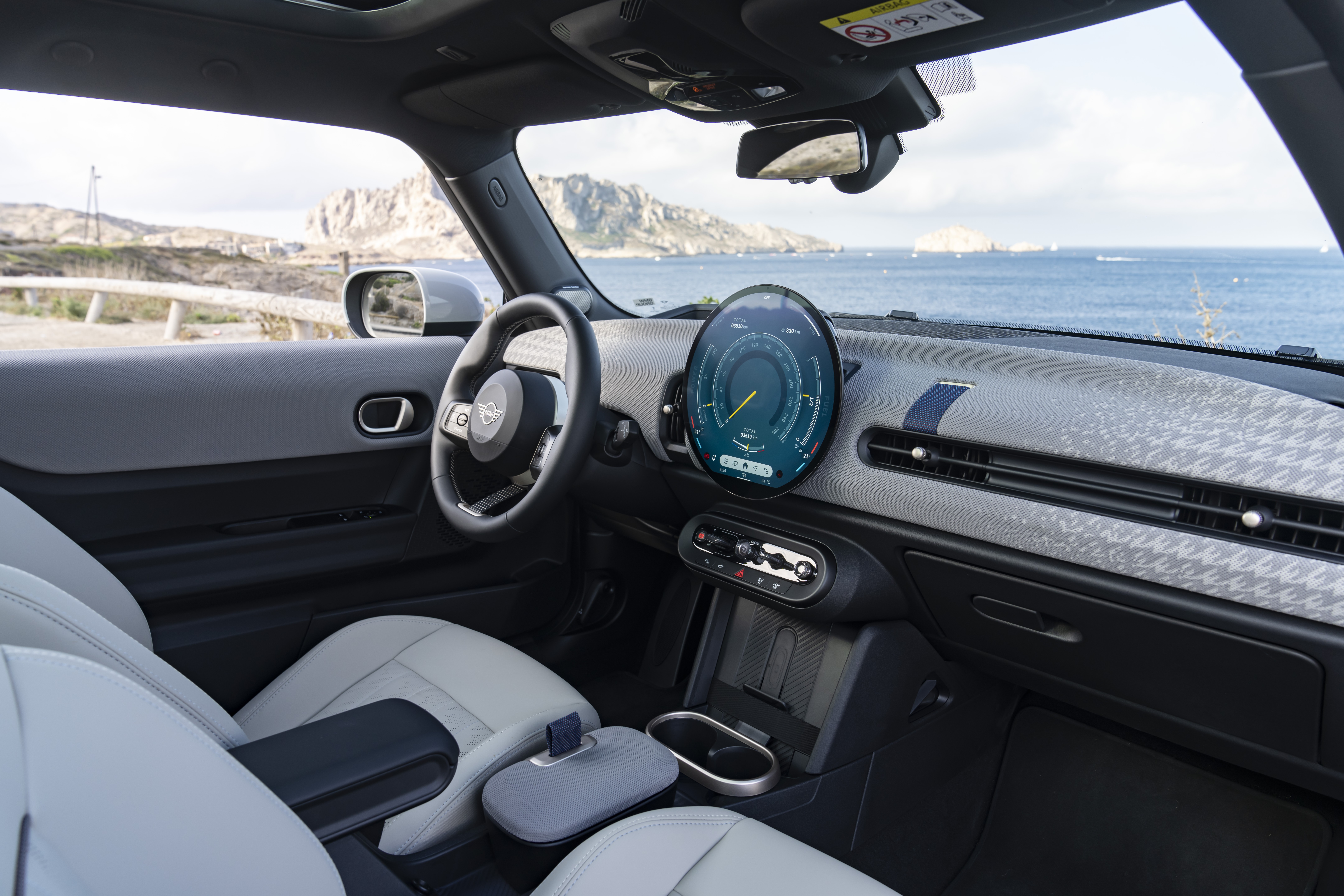 Das Cockpit des MINI Cooper 3-Türer.