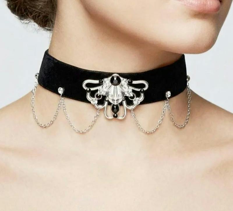 Black Velvet Chain Choker, metallic pendant