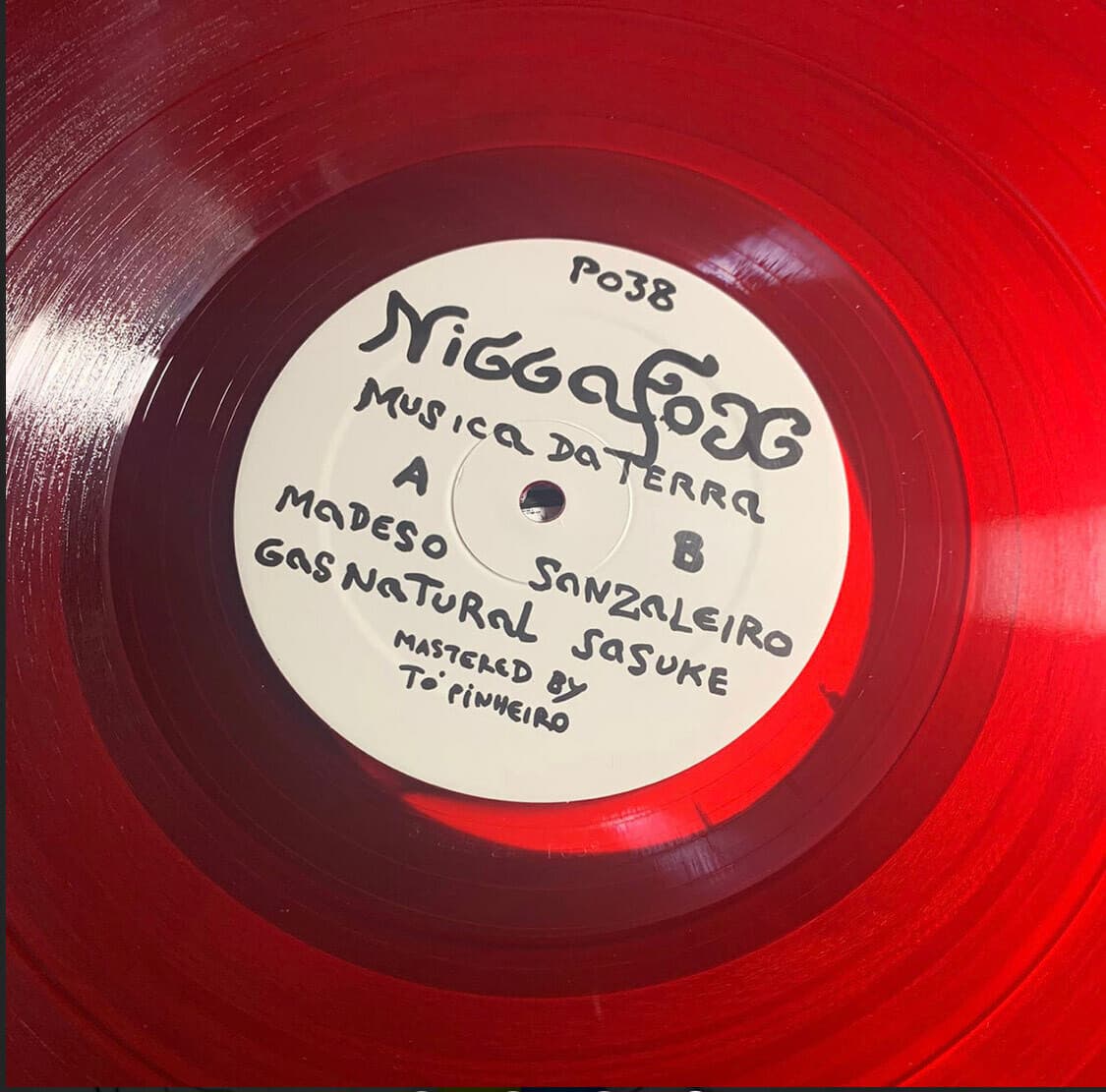 Batida Apresenta: Neon Colonialismo