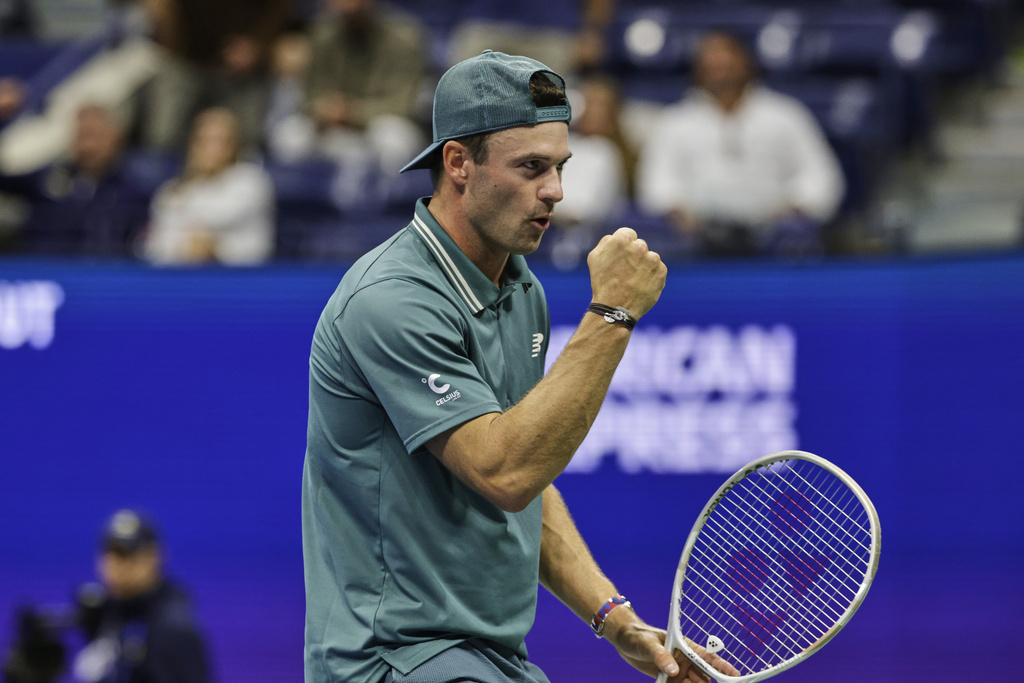 Tennis parlay today: Our best parlay for Day 2 of the Australian Open 2026 (+880)