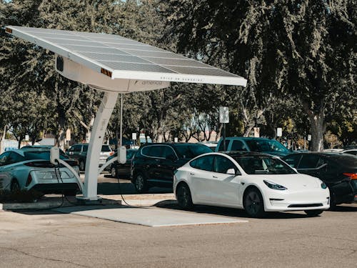 Voiture électrique d’occasion : le bon plan ou une fausse économie ?