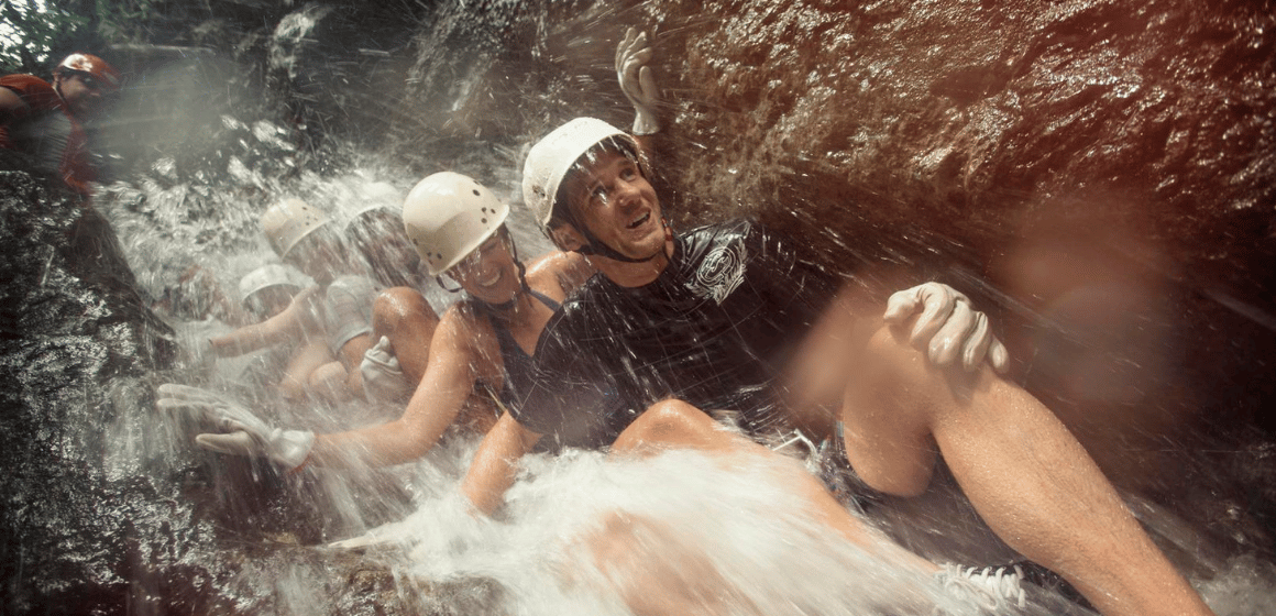 Website-Blog-Image---G-Adventures-Costa-Rica-18-30s.png