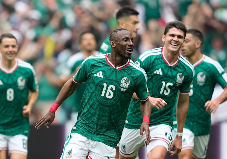 World Cup guide with predictions for soccer betting on Thursday featuring Mexico, Canada, Switzerland, South Korea, and Julián Quiñones.