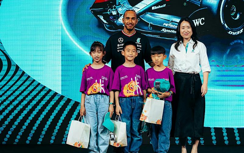 Shanghai Students Wow Lewis with Sustainability Innovation