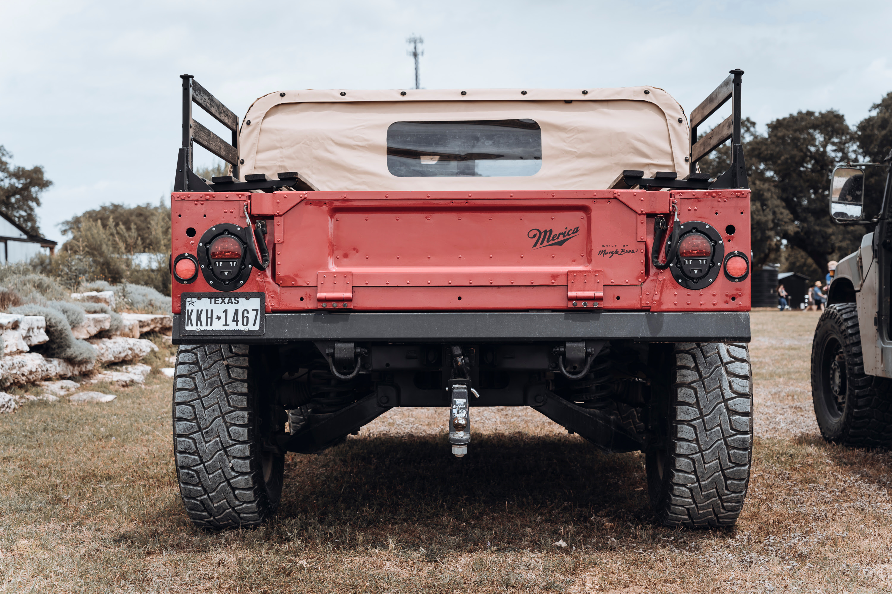 Red Hummer H1.