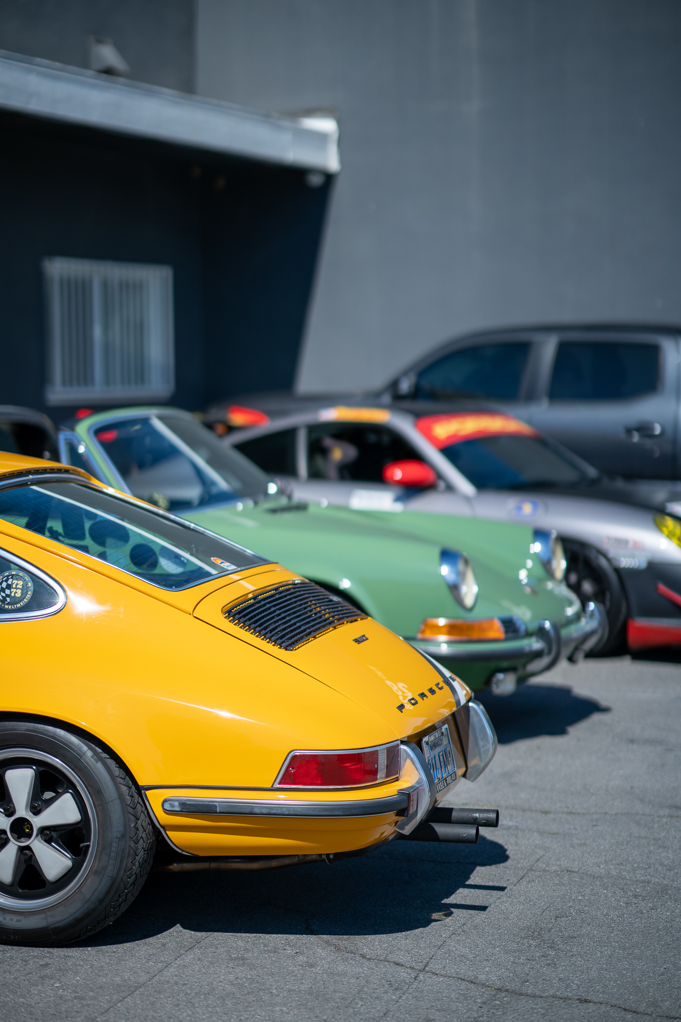 911T in yellow in California