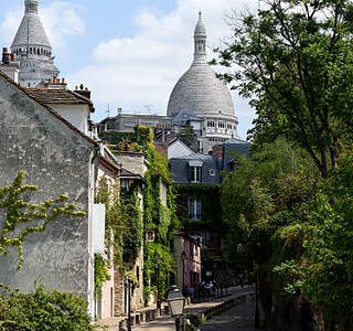 Enjoy A Journey Into Montmartre's gallery image