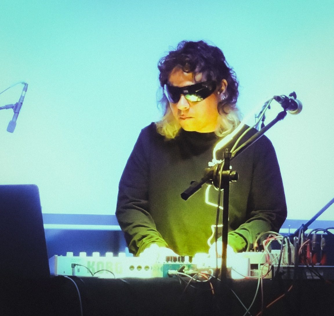 Sello In-Correcto: Sopa y Seco w/ Conjunto Media Luna