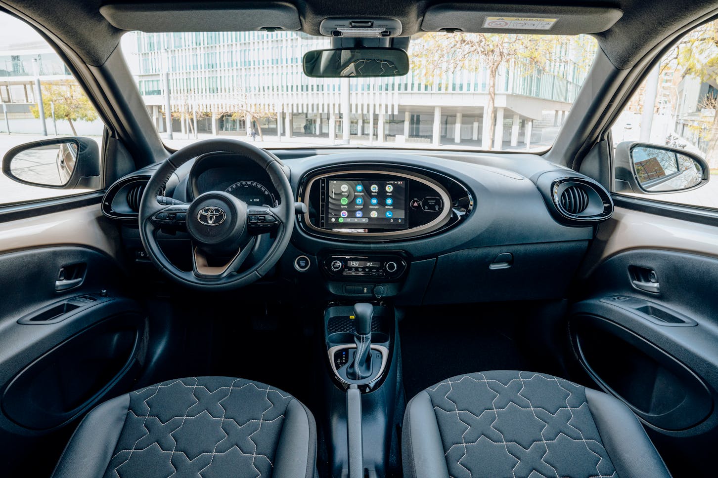 Innenraum vom Toyota Aygo X.
