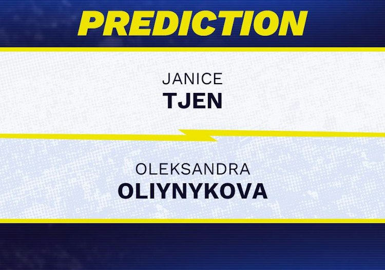 Janice Tjen takes on Oleksandra Oliynykova in WTA Wuhan action.