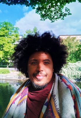 Sounds Nais curates: moe.