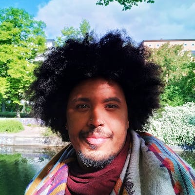 Sounds Nais curates: moe.