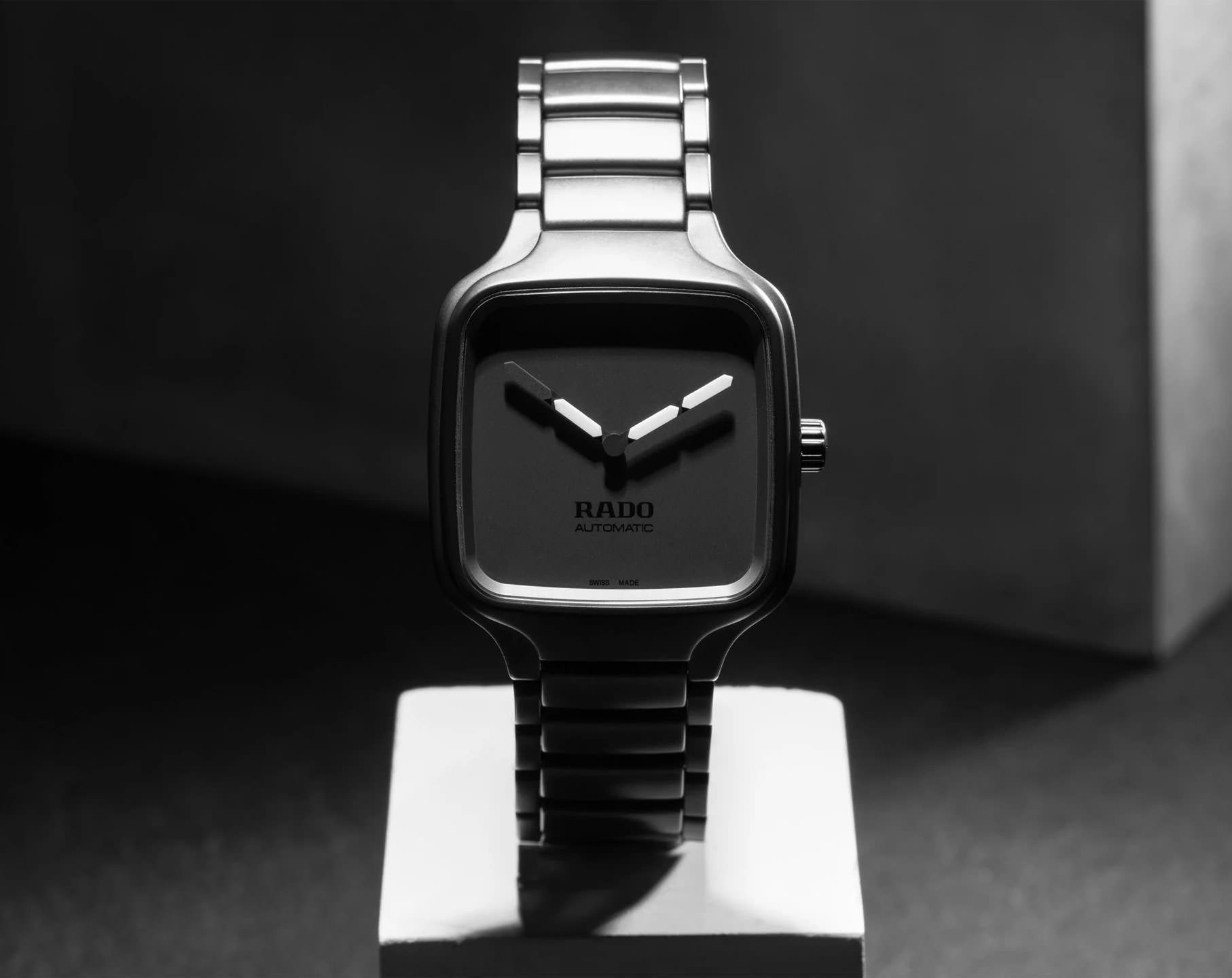 rado-true-square-r27075152-multiple-5.jpg.webp