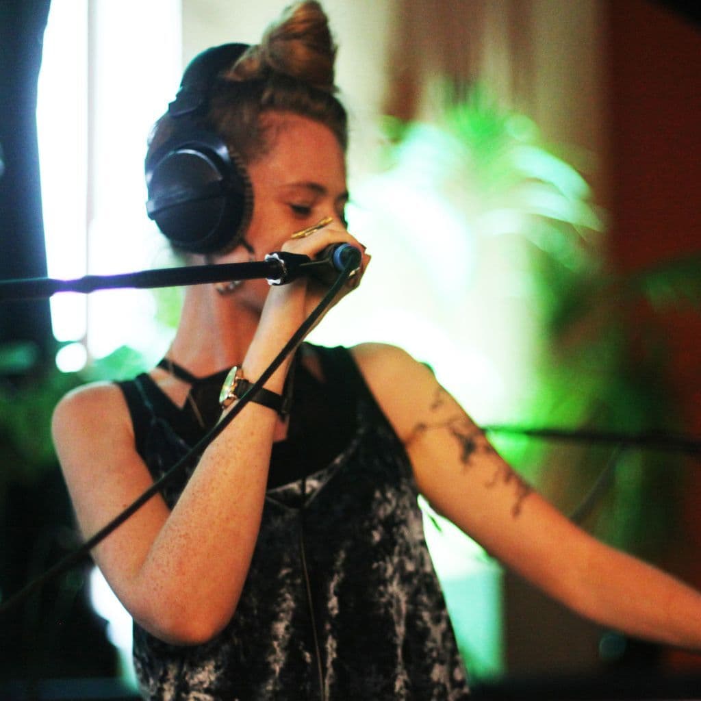 Universal Sanctuary: Tina Edwards with Jitwam. // 16-04-20