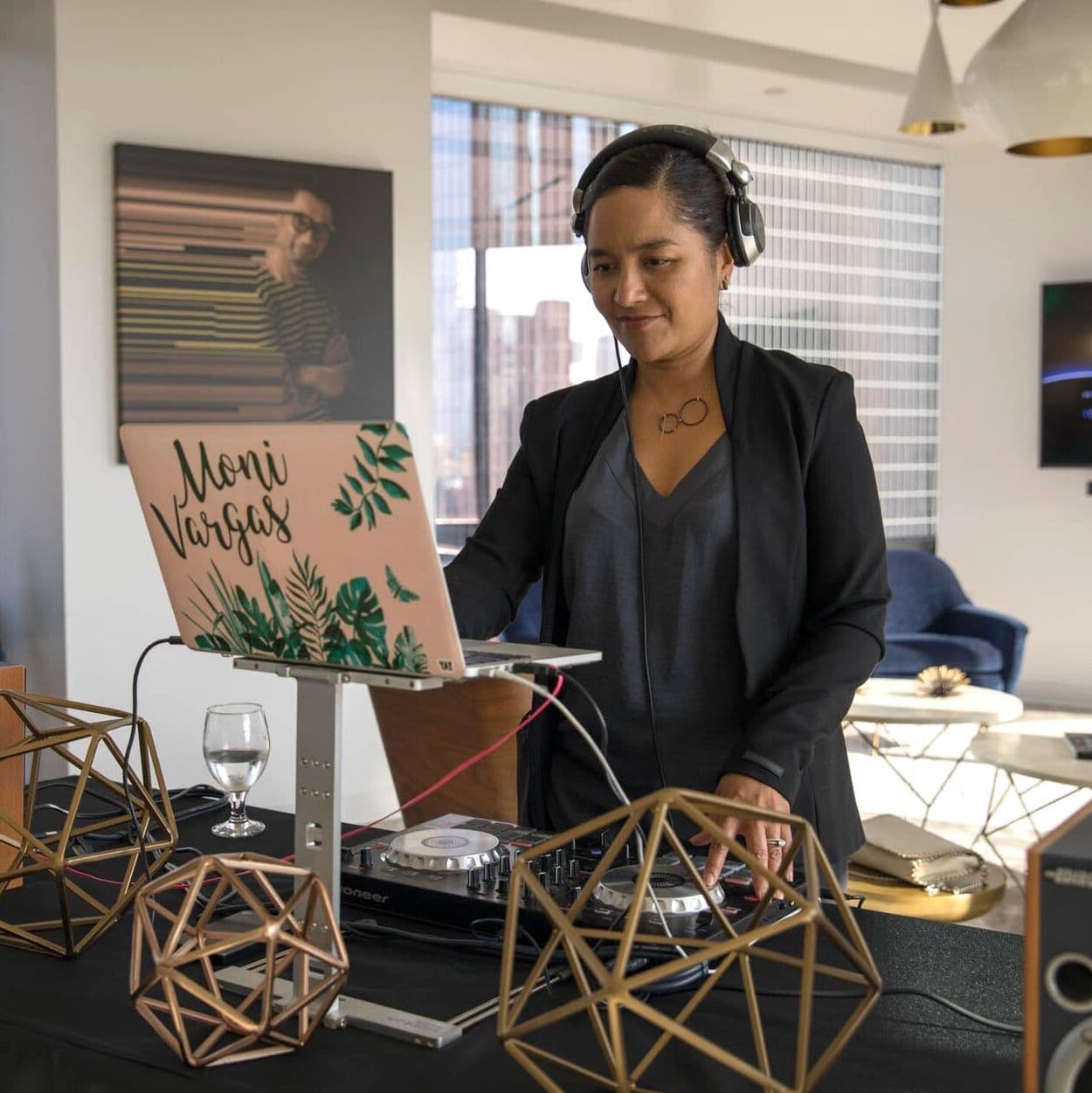 Artform Radio: Moni Vargas