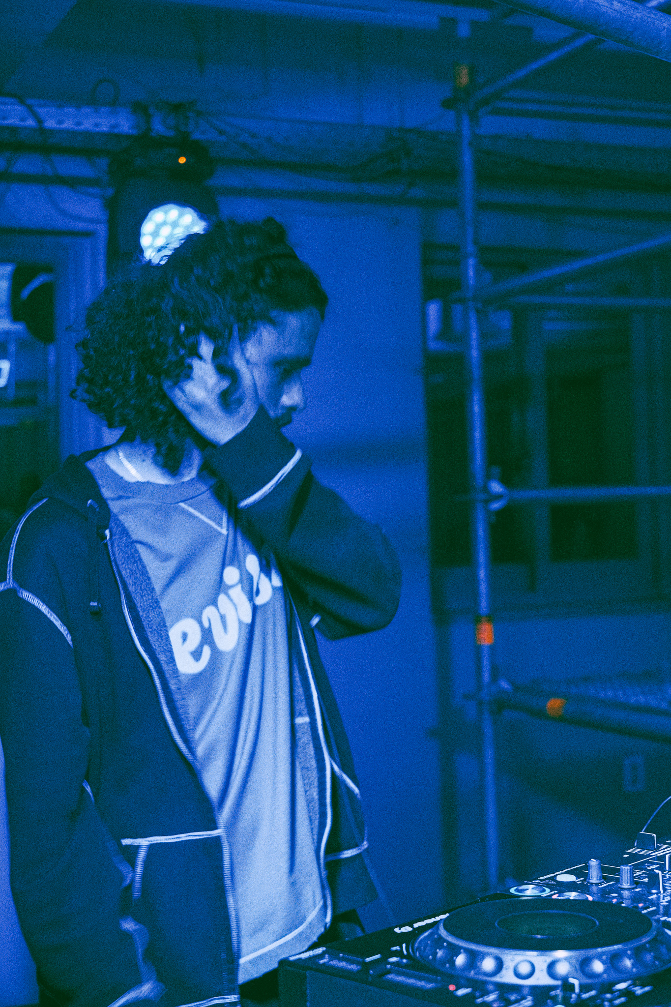 IZCO (Live from Total Refreshment Centre)