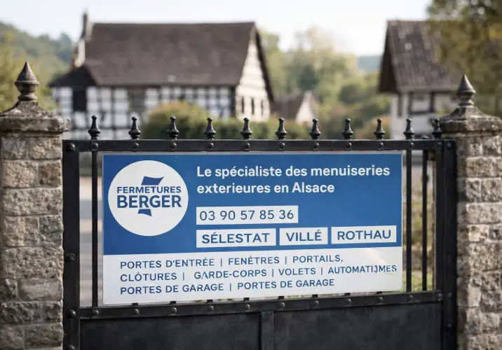 Panneau Akilux 3 mm impression UV pour signalétique extérieure