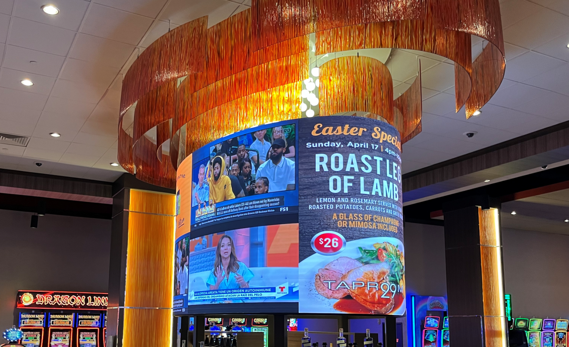 Curved Digital Signage in Spotlight