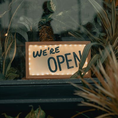 Animated Skeleton Decoration 2