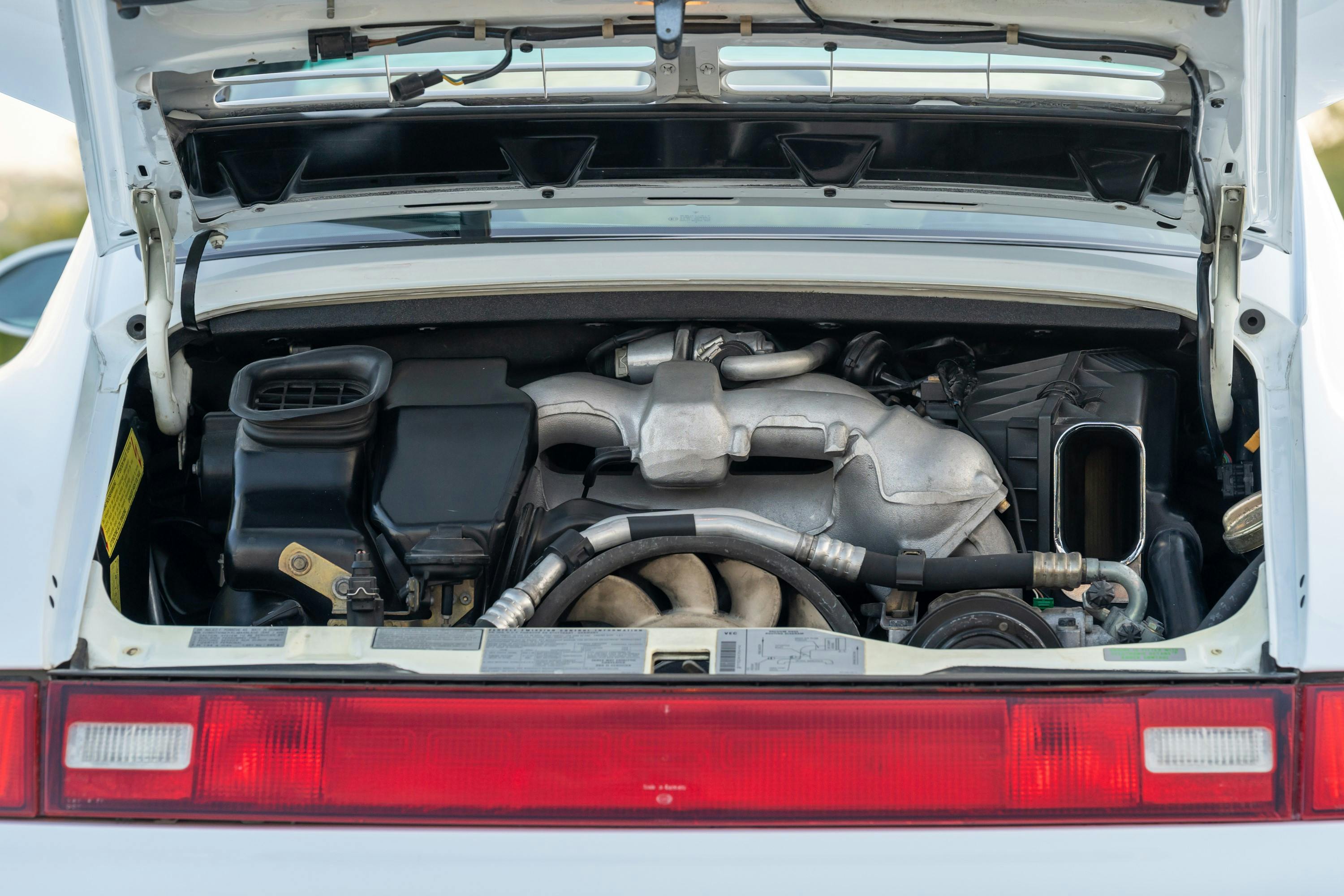 White 993 engine shot