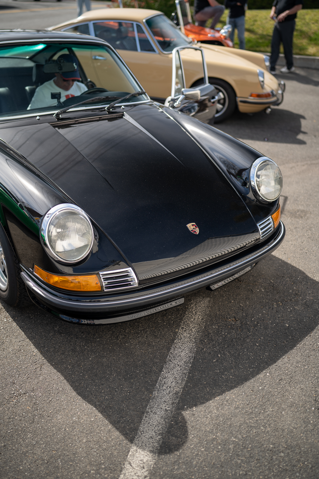 Beautiful black on black early 911