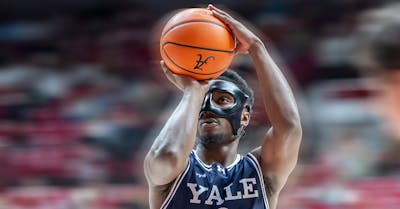 Men's college basketball picks today: Monday's best bets include USC vs. Michigan State play [1/5/2026]