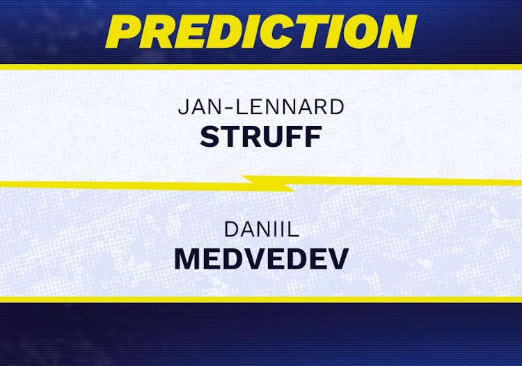 Jan-Lennard Struff vs Daniil Medvedev Tennis Prediction.