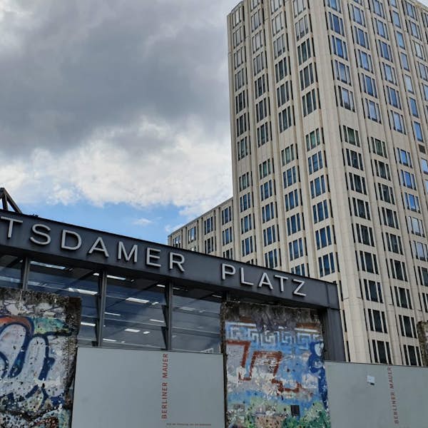 Potsdamer Platz: Cabaret, Culture and Communism - Live Virtual Experience's main gallery image