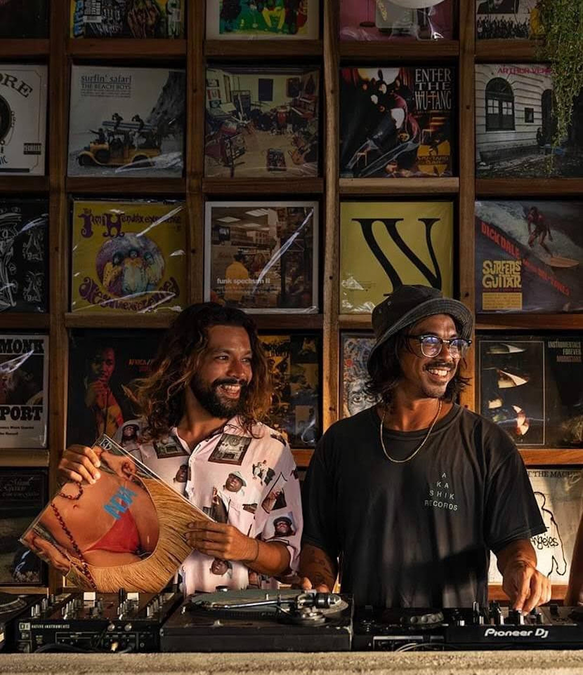 Sounds Nais: Free the Robots & Jay Ru