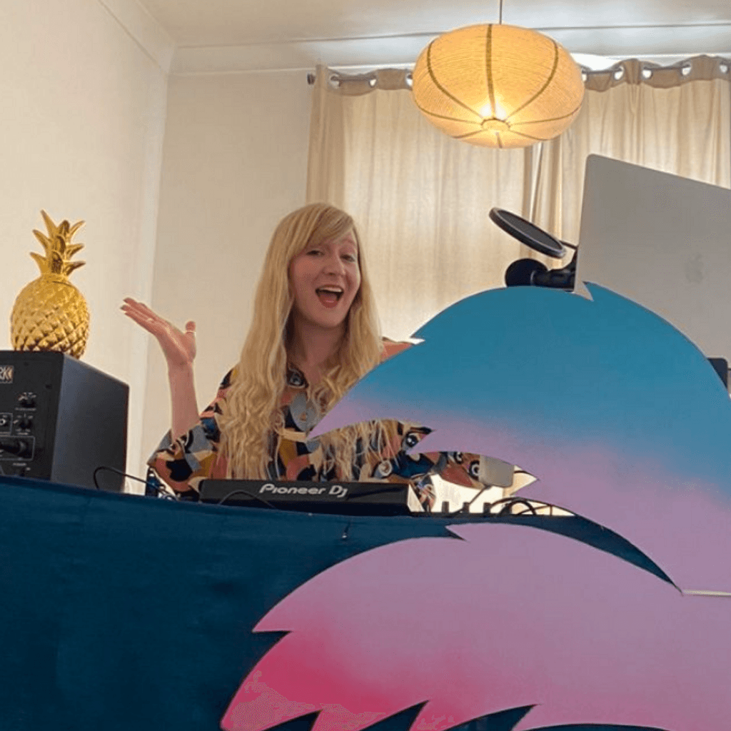 Kate Hutchinson with Kaitlyn Aurelia Smith // 06-05-20