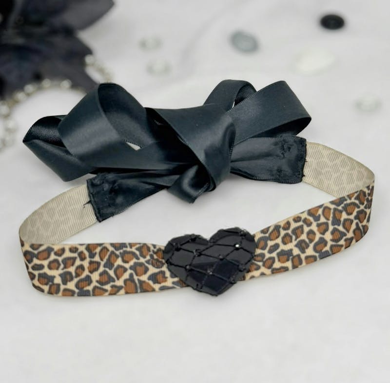 Wide Leopard Choker: black heart with ribbon ties - alternate view