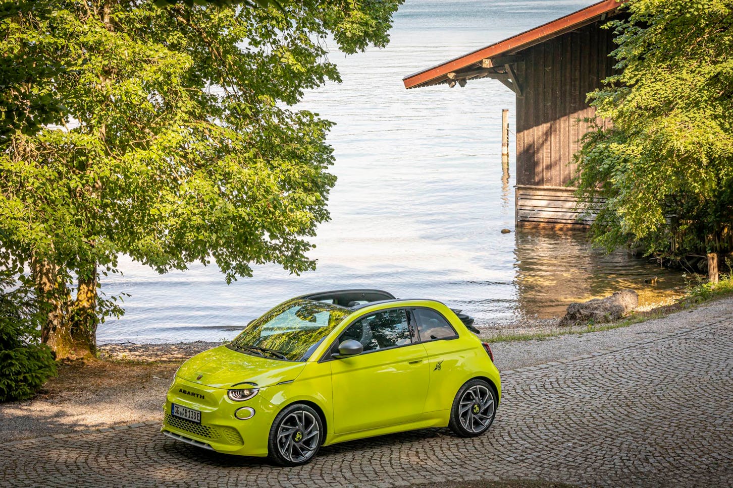 Ein Abarth 500 Elektro Cabrio.