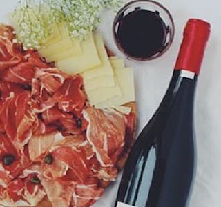 Wine: Everything you need to know before enjoying a glass of Wine's gallery image