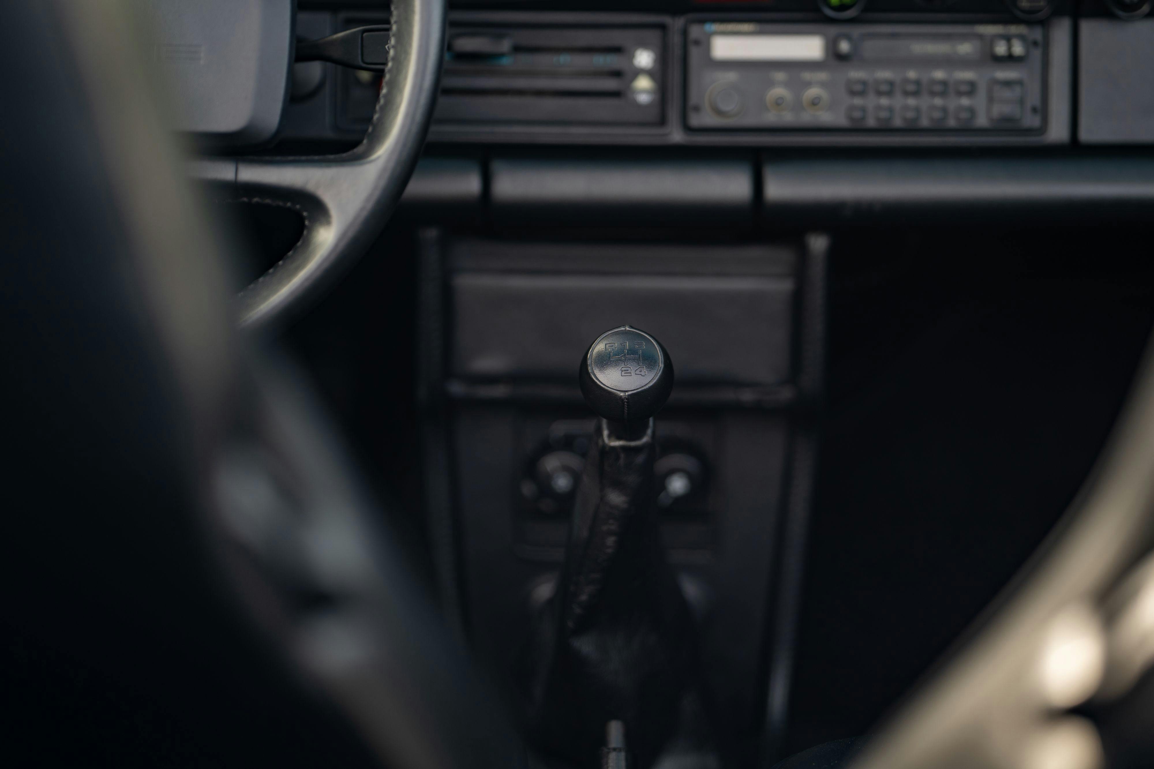 1986 Porsche 930 Turbo interior in White on Black with the factory slatenose M505 option.
