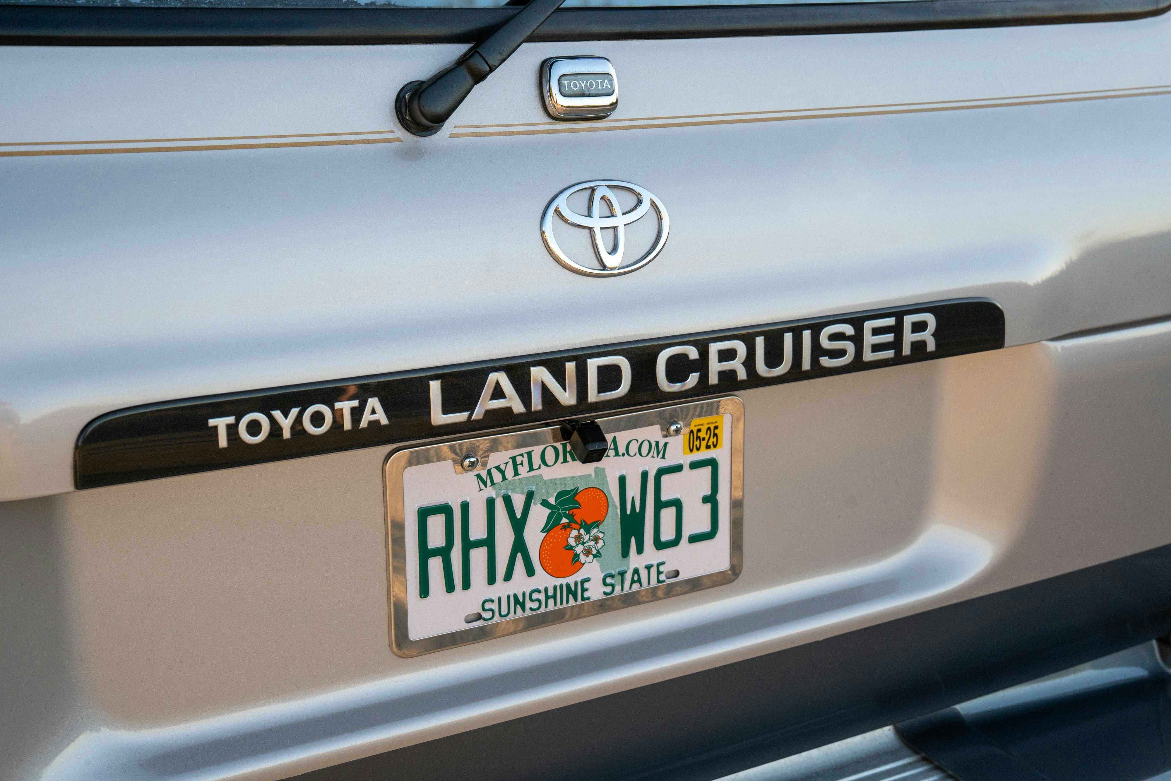 1997 Toyota Land Cruiser FJZ80 in Desert Dune Metallic with Moonglow Pearl cladding.