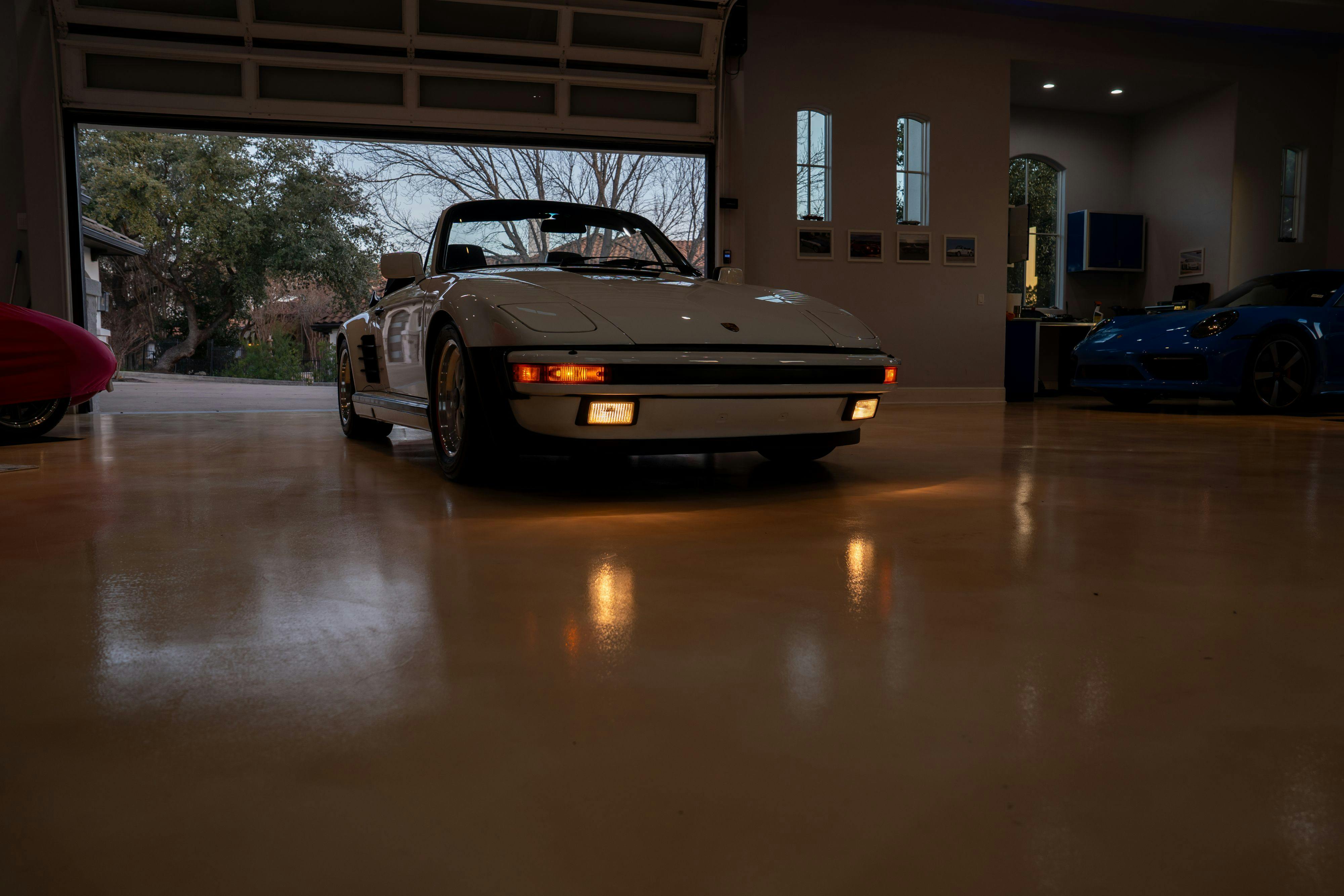 1986 Porsche 930 Turbo in White on Black with the factory slatenose M505 option.