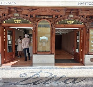 Lisbon's Bustling Downtown's gallery image