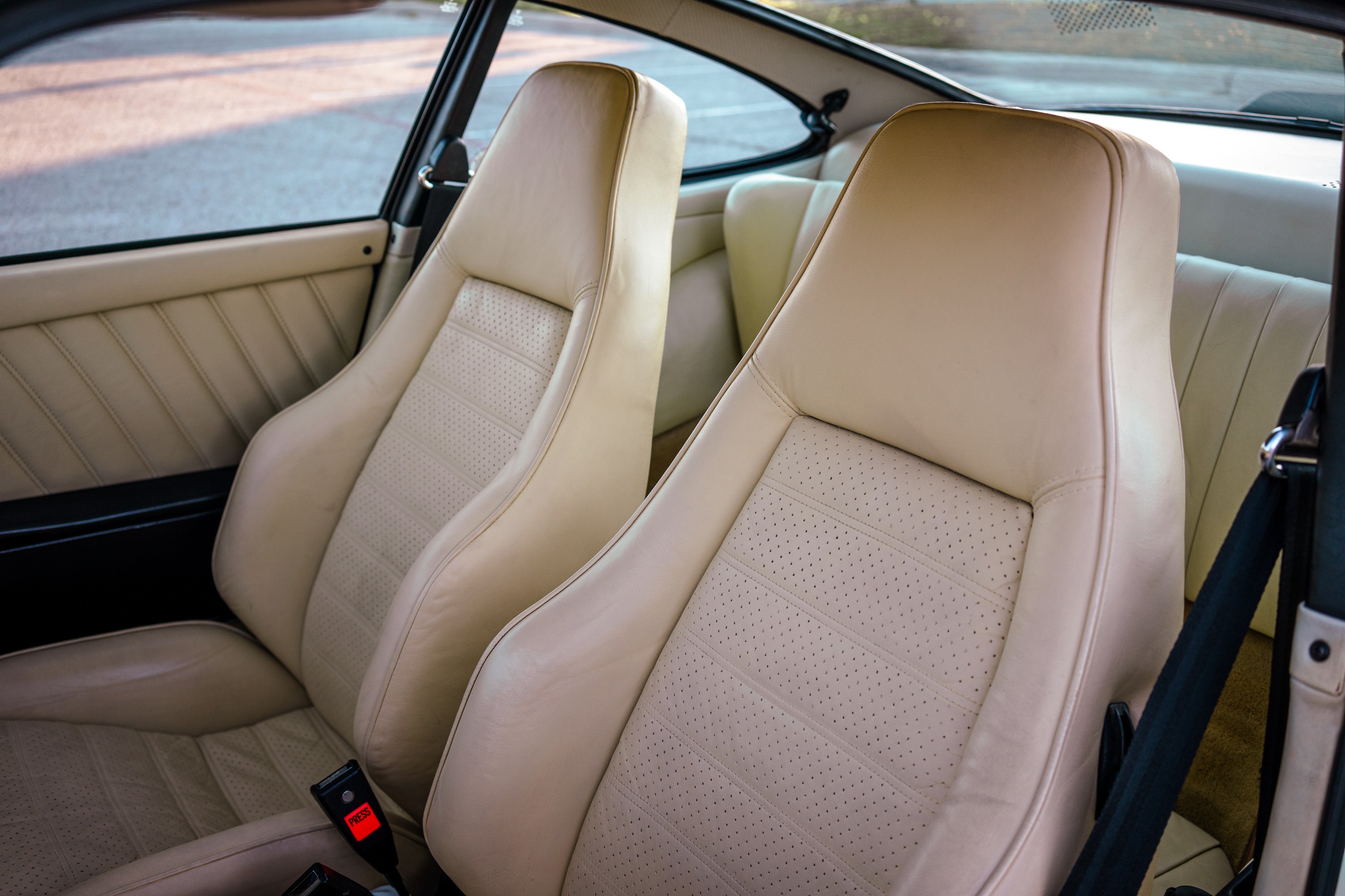 1976 Porsche 930 Turbo interior with color-to-sample leather.