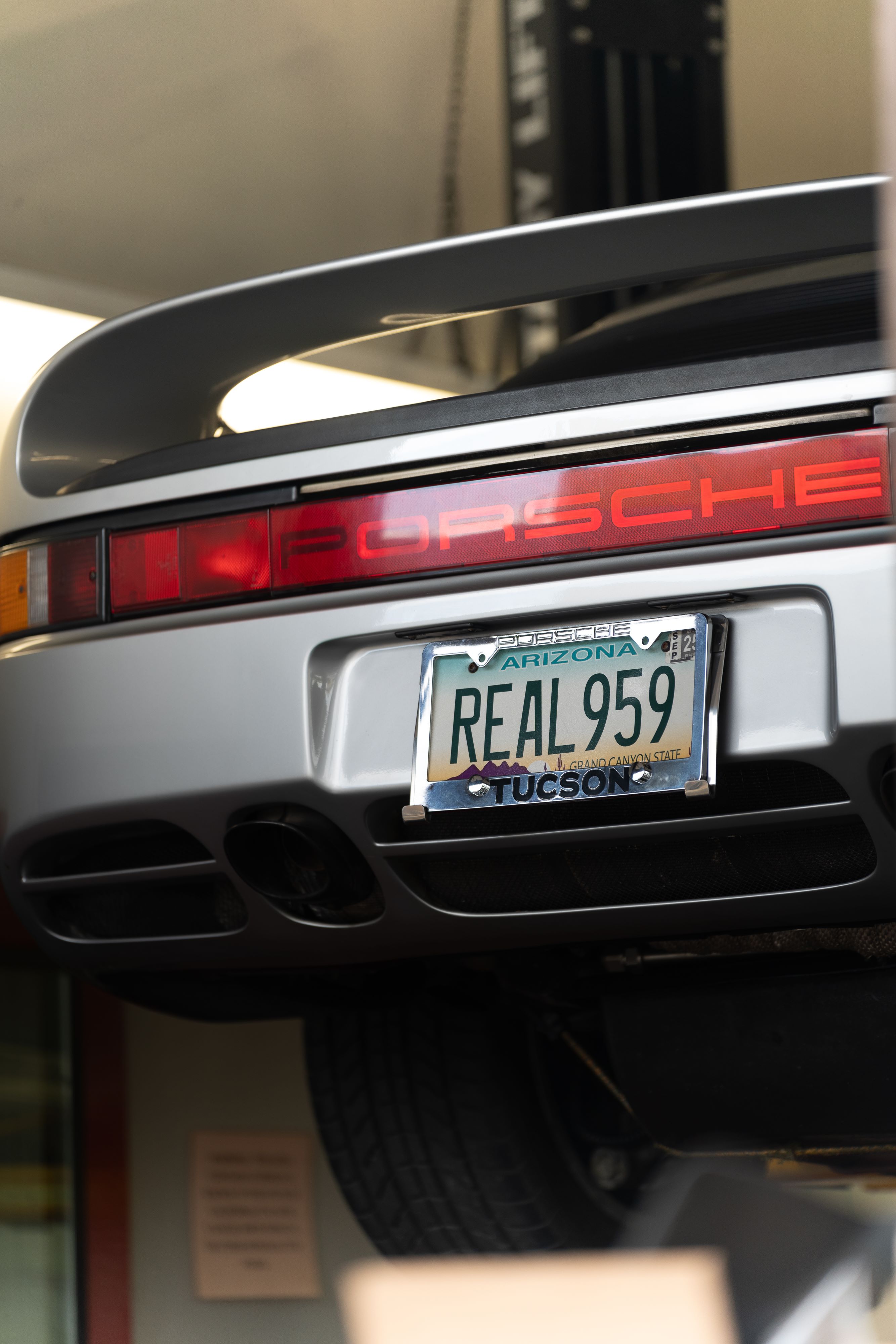 Silver Porsche 959 at Callas Rennsport in Torrance, CA.