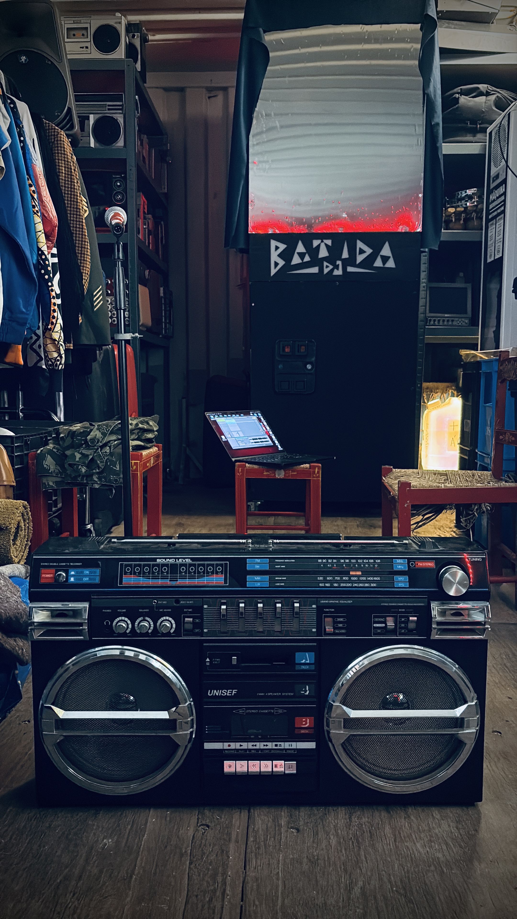 Looking for the Perfect Radio: Batida