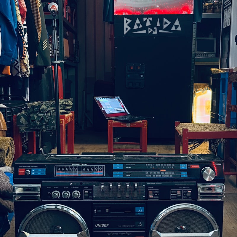Looking for the Perfect Radio: Batida